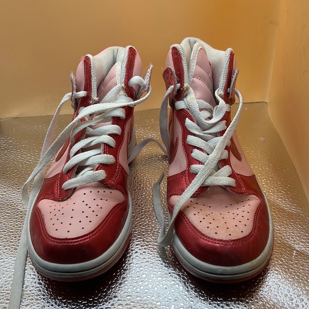 Nike high top girls sneakers size 5.5y
